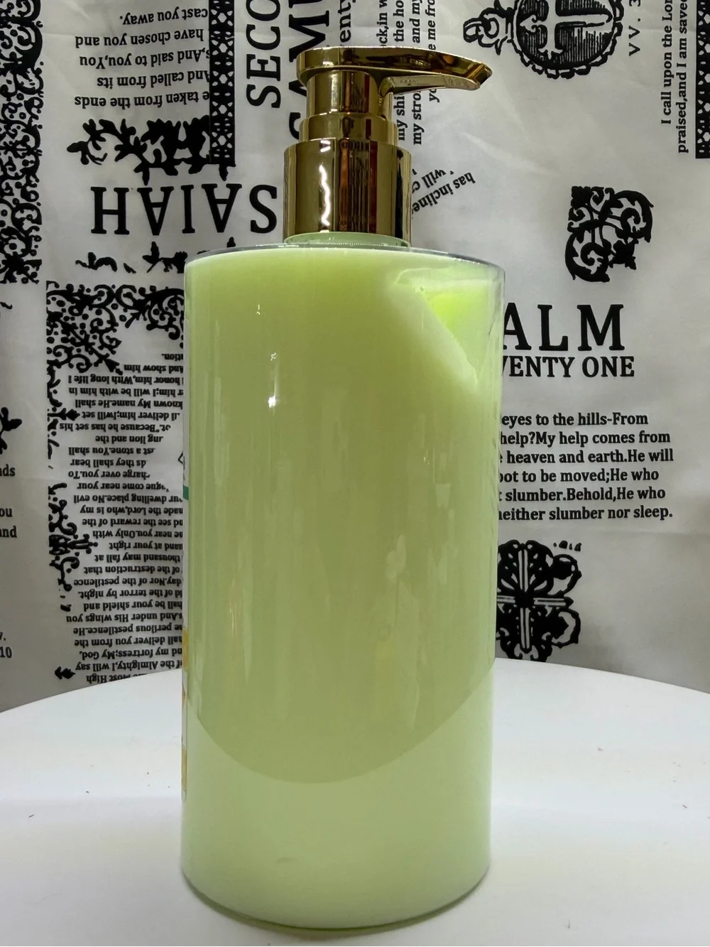 Aminnah Lotion & Whipped Foaming Soap Set With Lip Gloss- Lemon Scented